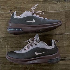 Womens Nike Air Max Axis